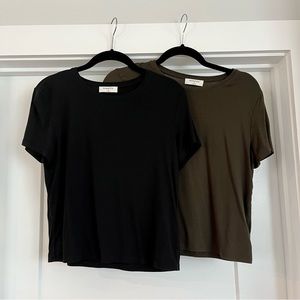 Aritzia Babton T-shirt Set of 2 (black and olive green)